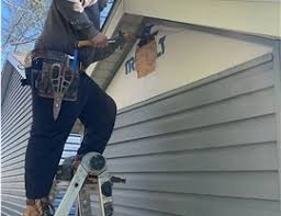 Siding Removal and Disposal in Carbondale, IL